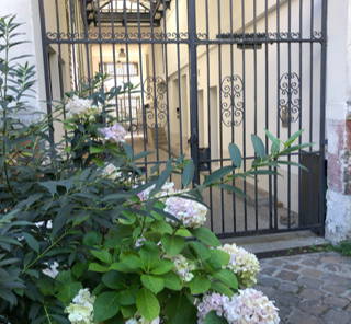 Bureau privé 10 m² 2 postes Location bureau Rue de Sambre-et-Meuse Paris 75010 - photo 3